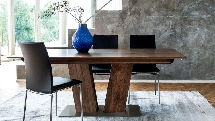 Design+ Vilnius - ąžuolo masyvo baldai