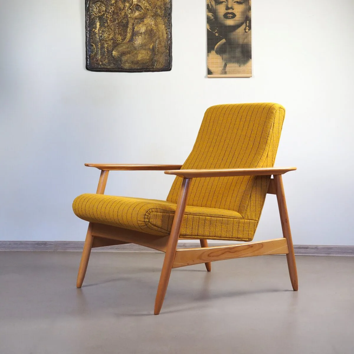 MCM Pickers Vilnius - restauruotas sovietinis fotelis