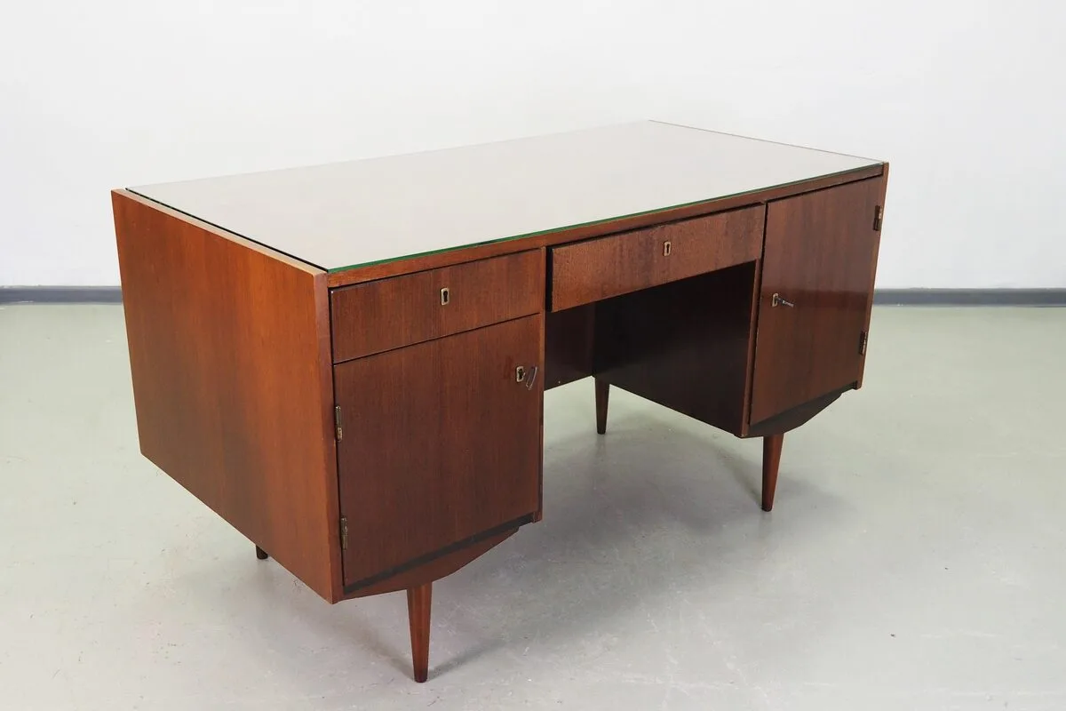 MCM Pickers Vilnius - vintažiniai baldai