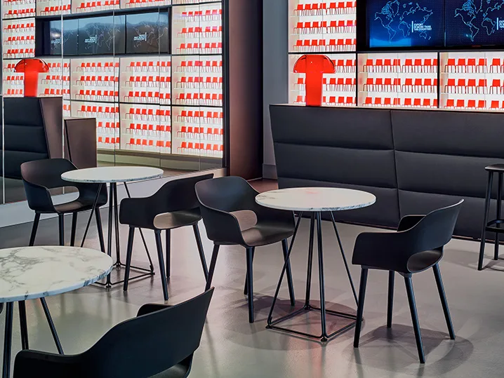 Vadasiga - Lunar stalas biurui