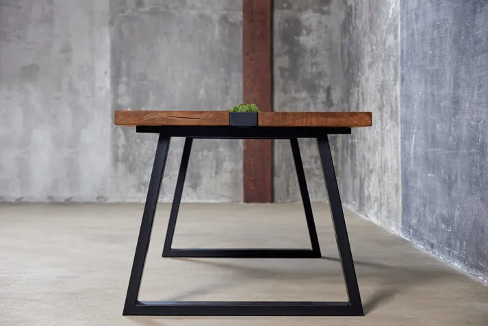 Wood for mood - valgomojo stalas iš ąžuolo masyvo